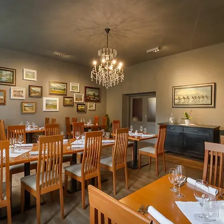 šupina Hotel *